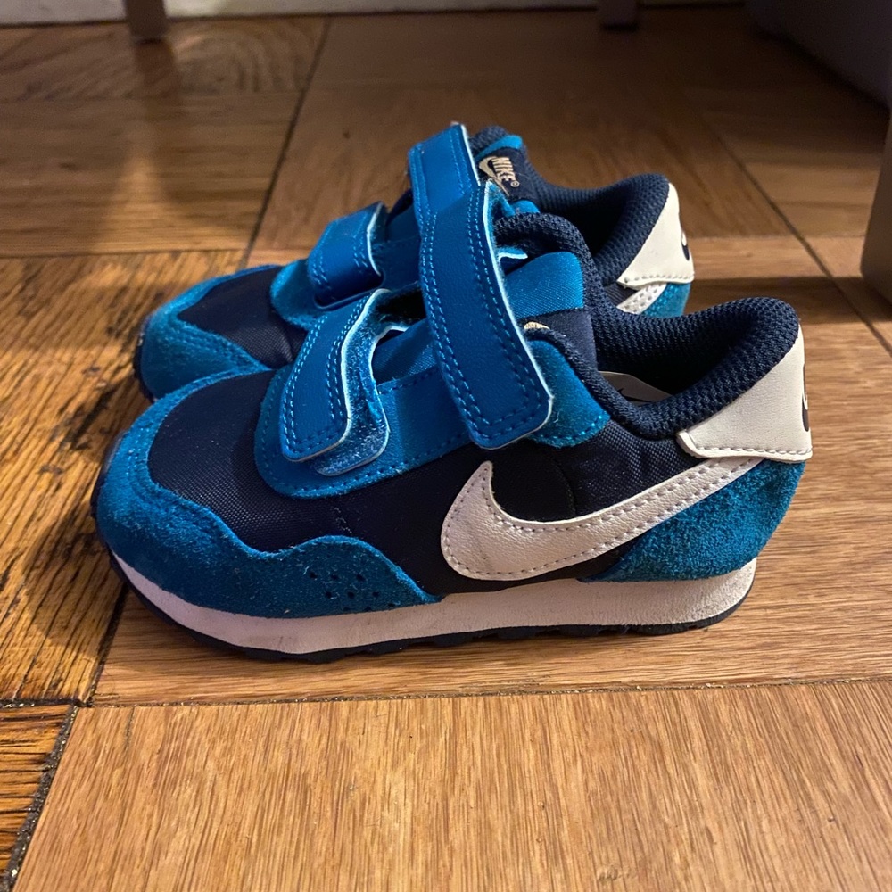 Nike MD Valiant